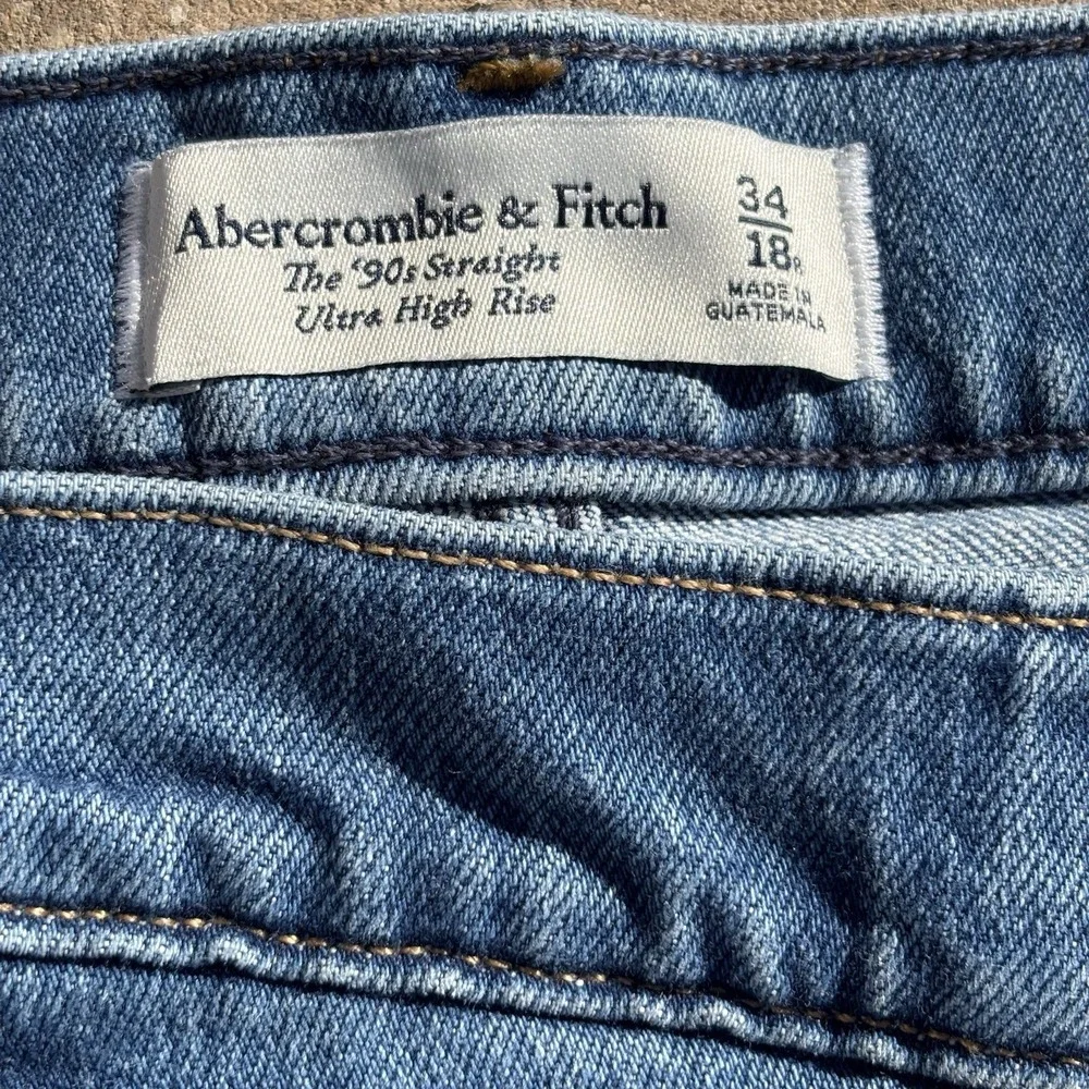 Abercrombie &‎ Fitch The '90s Relaxed Jean 18R/34x30 Ultra High Rise Criss Cross